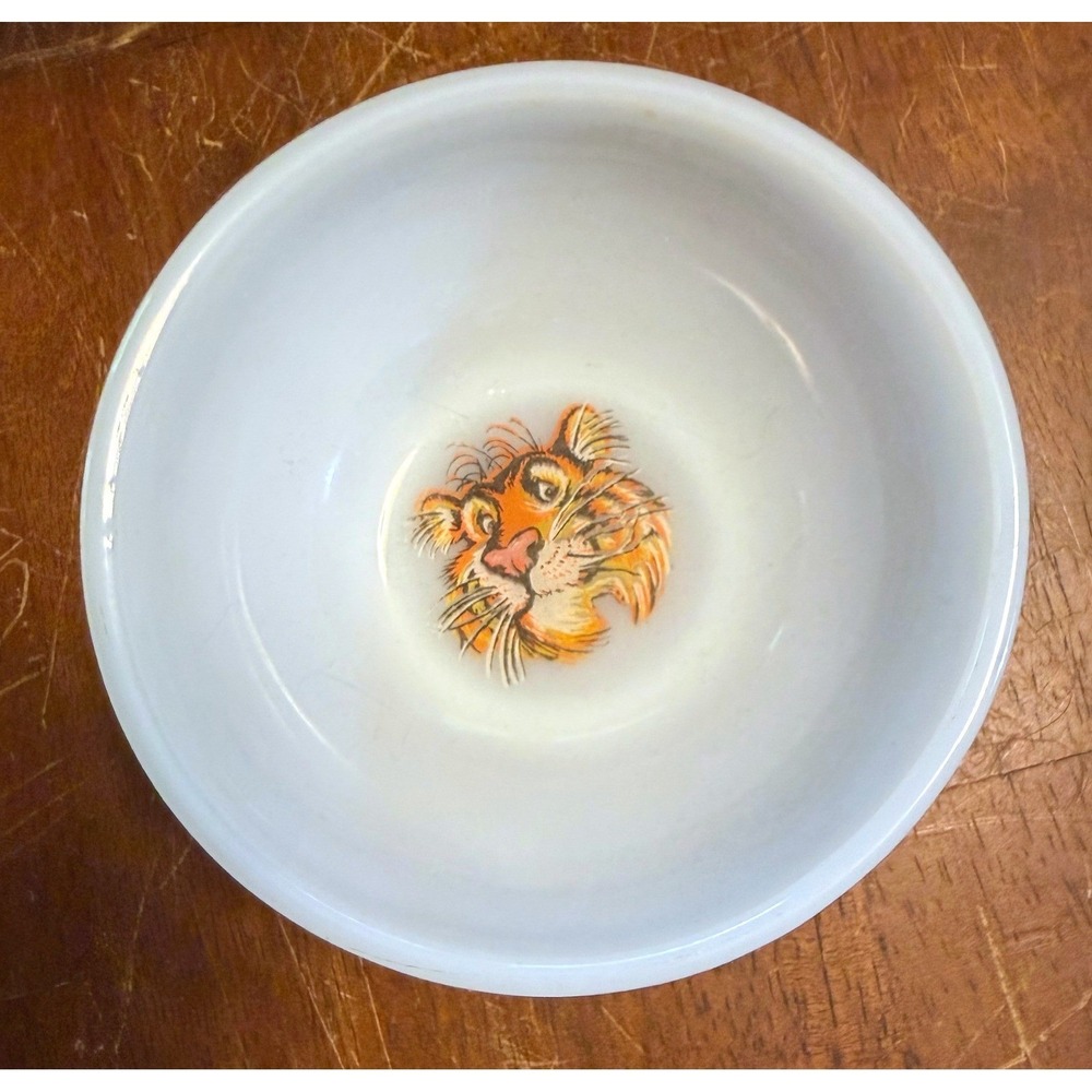 Vintage Fire King Tiger Milk Glass Cereal Bowl Anchor Hocking USA Retro Kitsch